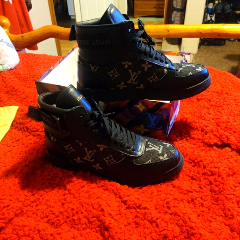 Louis Vuitton high-top shoes,brand new